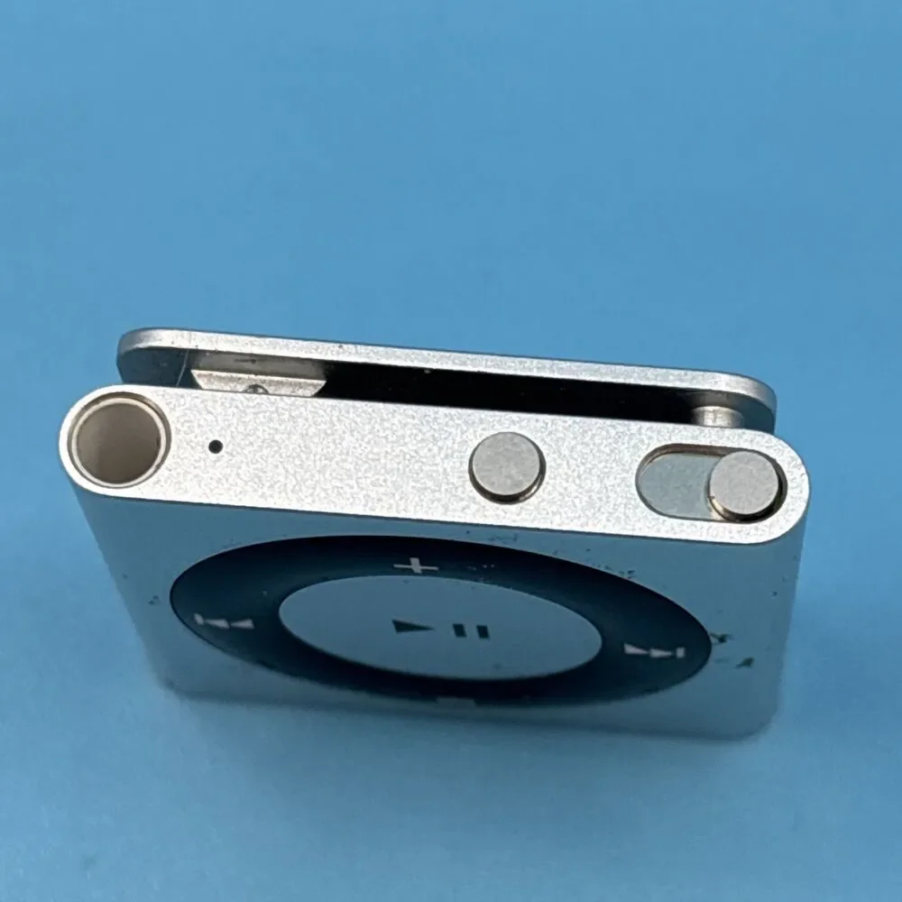 APPLE IPOD SHUFFLE 4th GENERATION SILVER MODEL A1373 - Needs New Battery